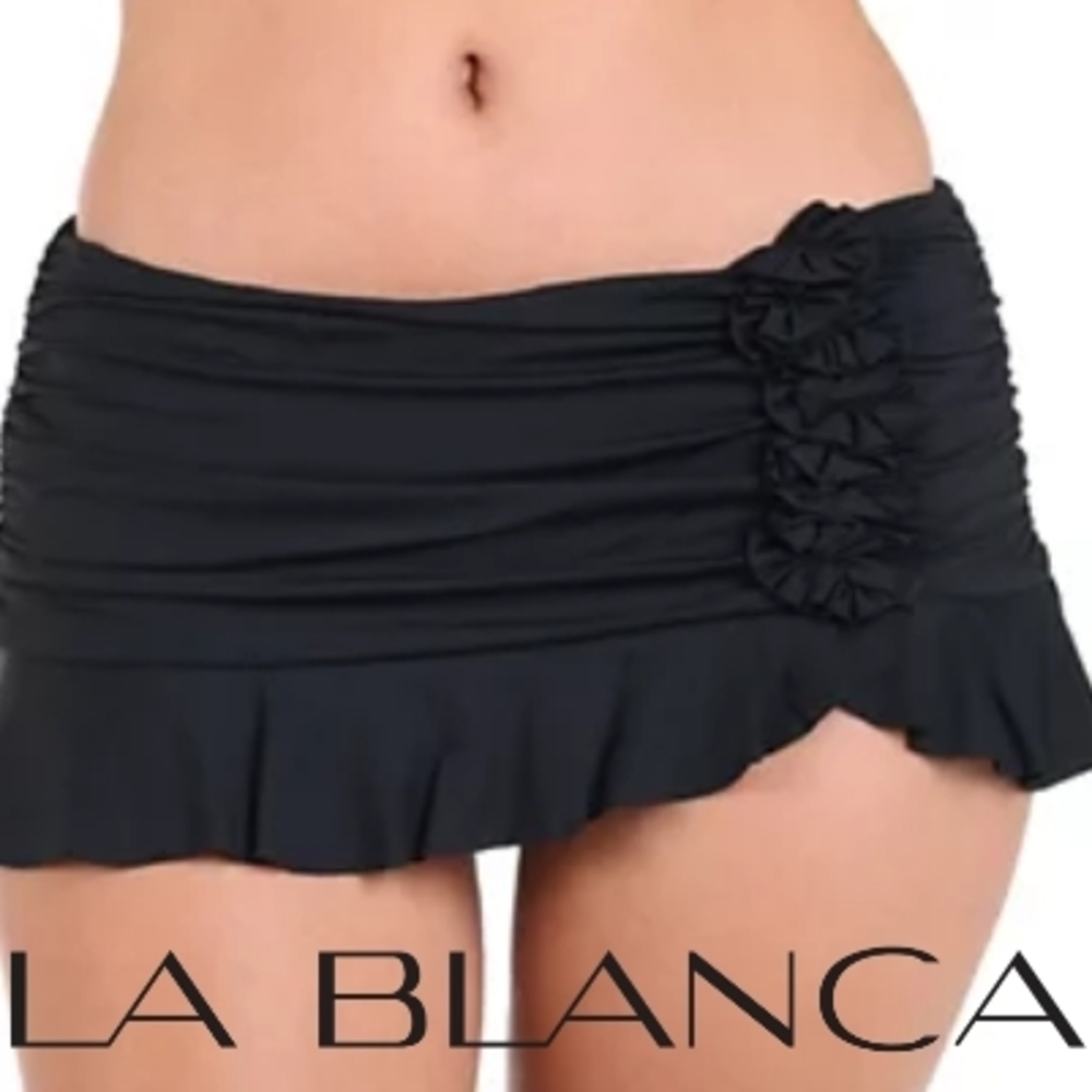 NWT La Blanca
Women's Island Goddess Ruffled Skirt Swim Bottoms